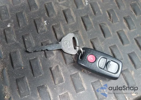 2002 Mazda Protege5 z USA, uszkodzony, nr VIN JM1BJ246X21539156